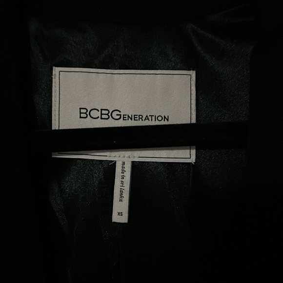 BCBG open front high low blazer - Picture 2 of 6